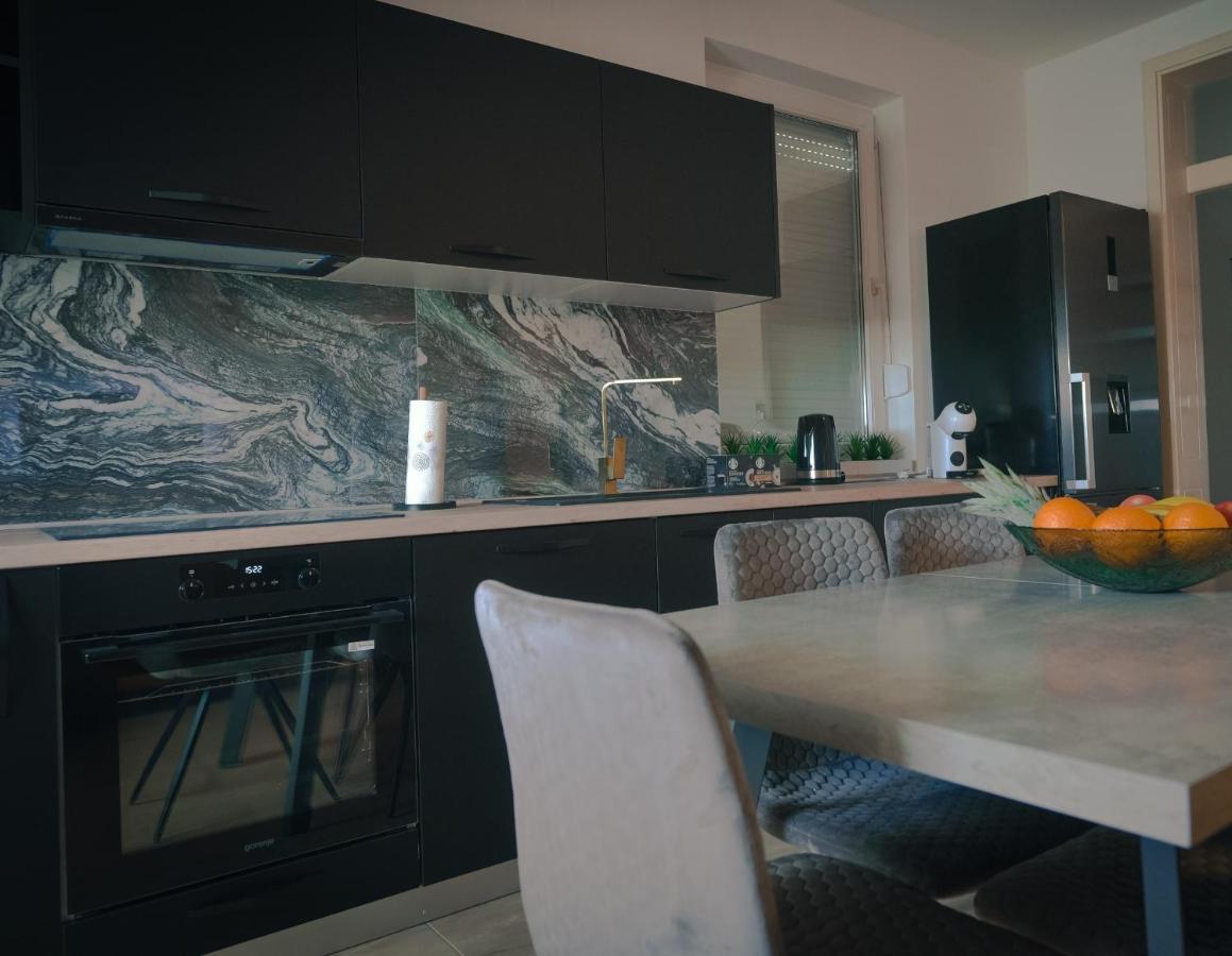 Mila Apartman Apartment Dakovo Exterior photo
