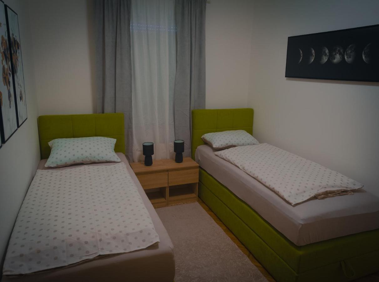 Mila Apartman Apartment Dakovo Exterior photo